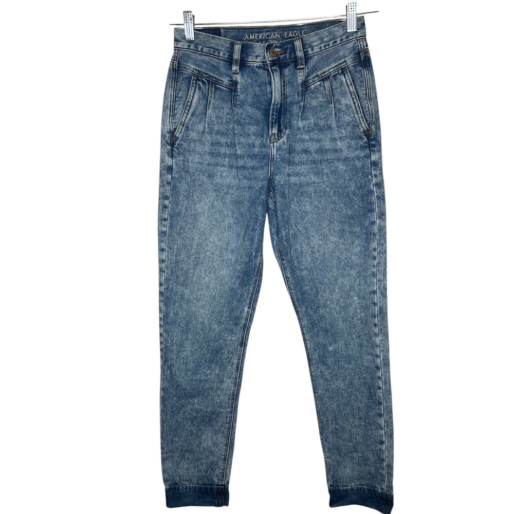 American Eagle Distressed Wash High Rise Mom Jeans Women's Size 4‎